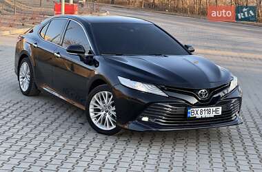 Седан Toyota Camry 2018 в Хмельницком