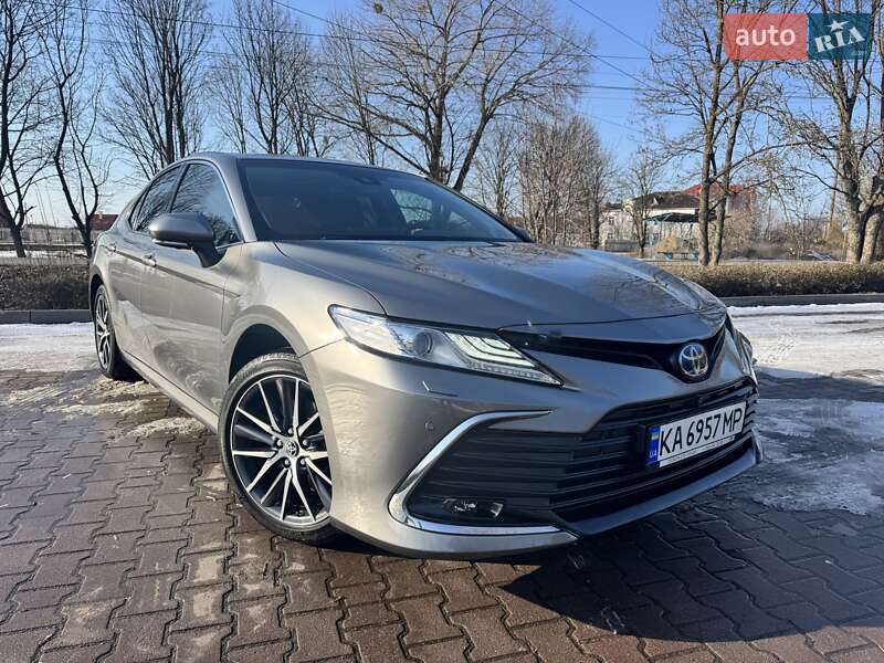 Седан Toyota Camry 2022 в Києві