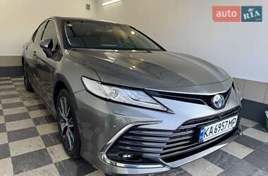 Седан Toyota Camry 2022 в Києві