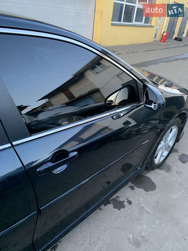 Седан Toyota Camry 2014 в Киеве