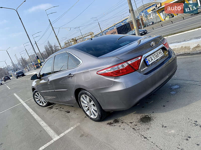 Седан Toyota Camry 2017 в Києві