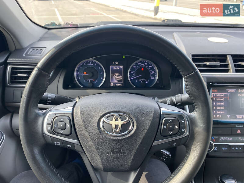 Седан Toyota Camry 2017 в Києві