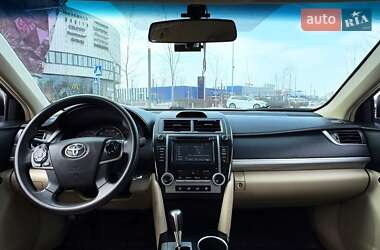 Седан Toyota Camry 2014 в Києві