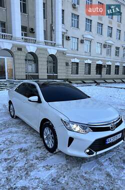 Седан Toyota Camry 2015 в 
