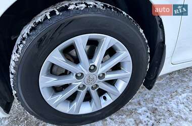 Седан Toyota Camry 2015 в 
