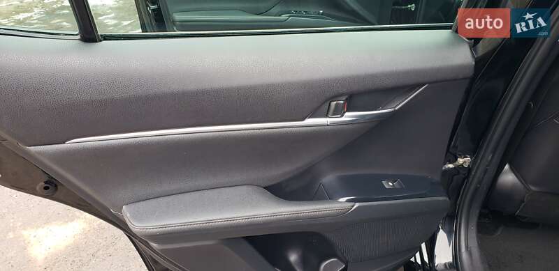 Седан Toyota Camry 2019 в Вінниці