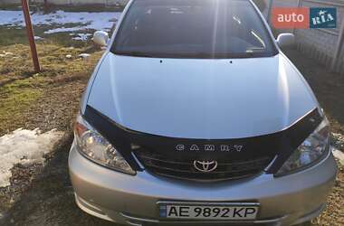 Седан Toyota Camry 2004 в 