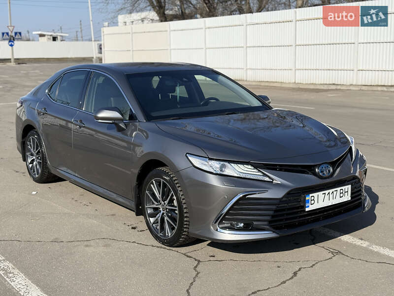 Седан Toyota Camry 2021 в Кременчуге