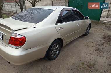 Седан Toyota Camry 2005 в Кропивницком