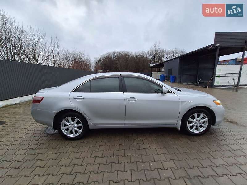 Седан Toyota Camry 2008 в Чернівцях