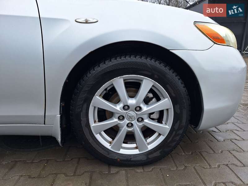 Седан Toyota Camry 2008 в Чернівцях