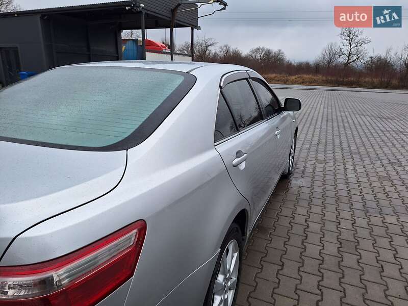 Седан Toyota Camry 2008 в Чернівцях