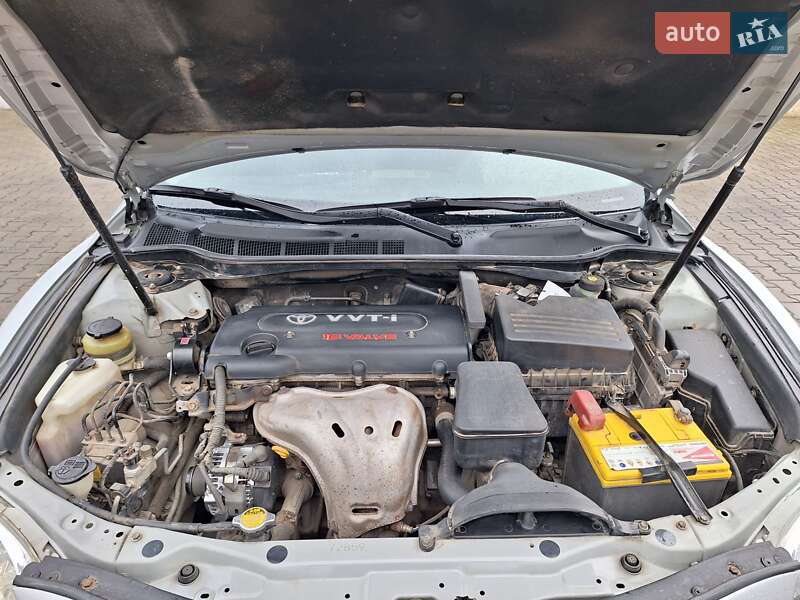 Седан Toyota Camry 2008 в Чернівцях
