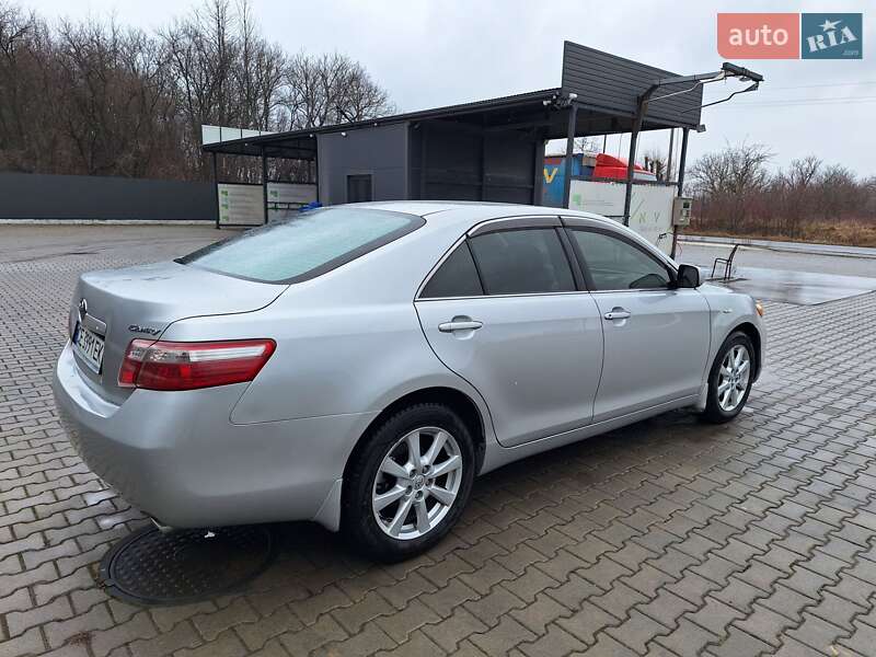 Седан Toyota Camry 2008 в Чернівцях