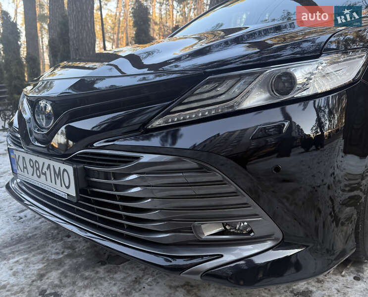 Седан Toyota Camry 2020 в Києві