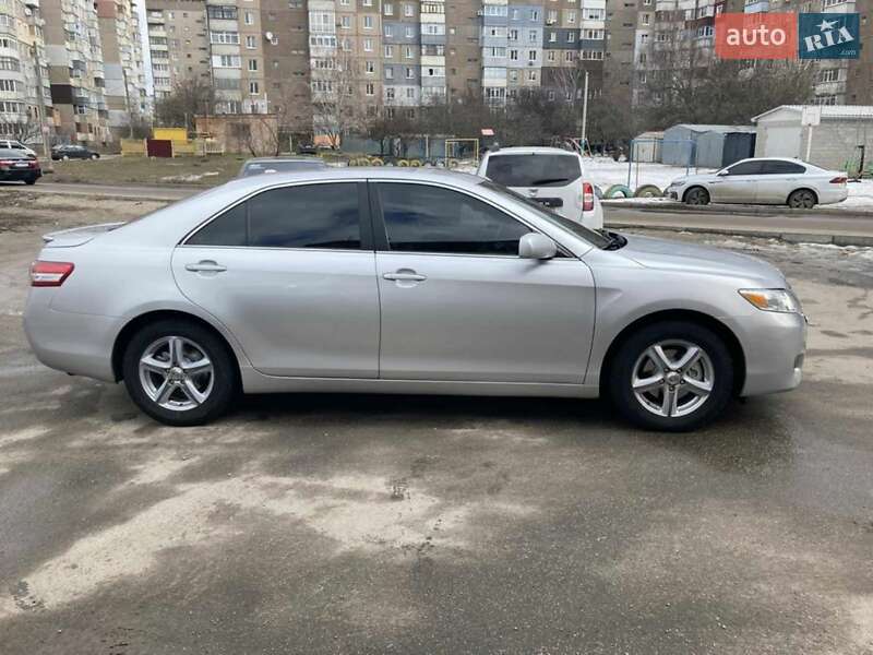 Седан Toyota Camry 2011 в Кропивницькому