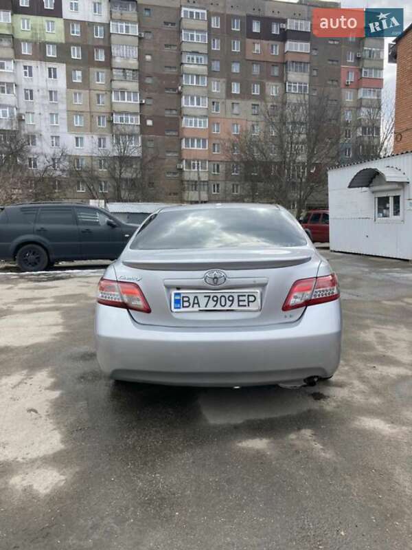Седан Toyota Camry 2011 в Кропивницькому