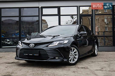 Седан Toyota Camry 2021 в Киеве