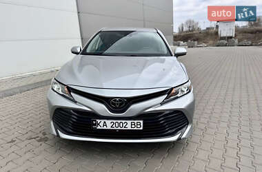 Седан Toyota Camry 2019 в Києві