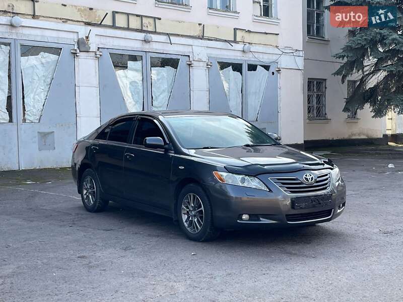 Седан Toyota Camry 2007 в Жовтих Водах