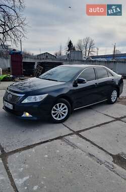 Седан Toyota Camry 2013 в Киеве