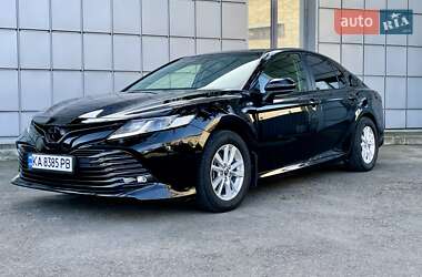 Седан Toyota Camry 2018 в Киеве