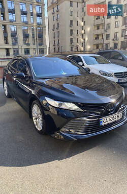 Седан Toyota Camry 2018 в Києві