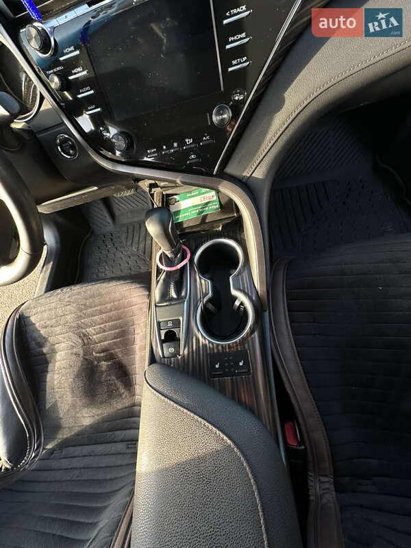 Седан Toyota Camry 2017 в Харькове