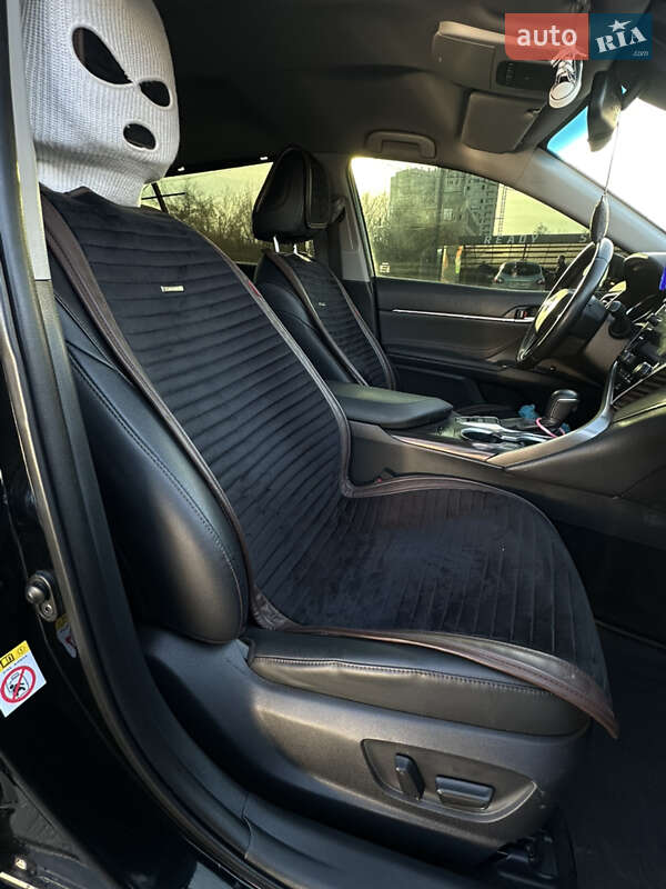 Седан Toyota Camry 2017 в Харькове