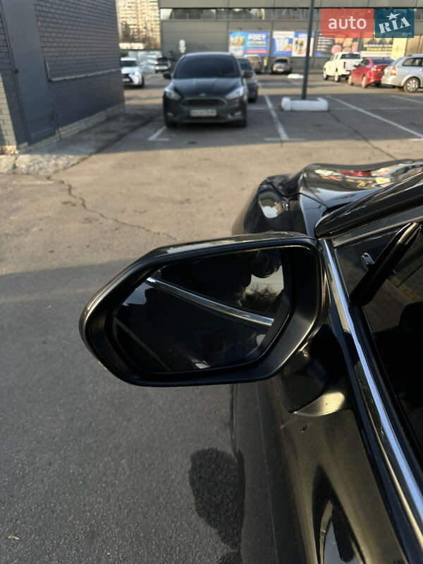 Седан Toyota Camry 2017 в Харькове