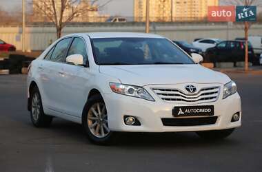 Седан Toyota Camry 2011 в Києві