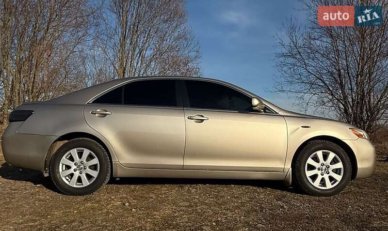 Седан Toyota Camry 2008 в Надвірній