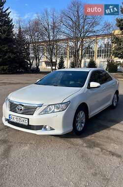 Седан Toyota Camry 2014 в Лозовой