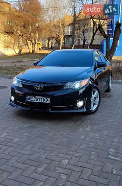 Седан Toyota Camry 2012 в Кривому Розі