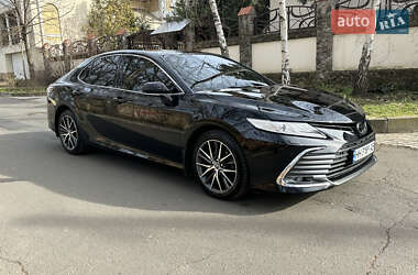 Седан Toyota Camry 2021 в 