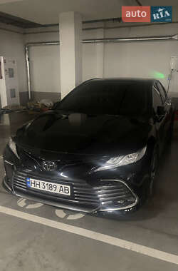 Седан Toyota Camry 2021 в 