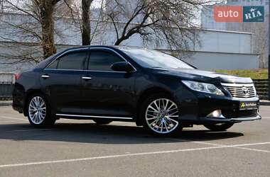 Седан Toyota Camry 2011 в Києві