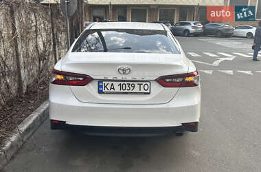 Седан Toyota Camry 2021 в 