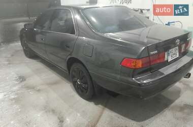 Седан Toyota Camry 2001 в Червонограде