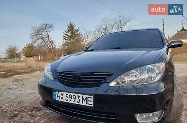Седан Toyota Camry 2004 в 