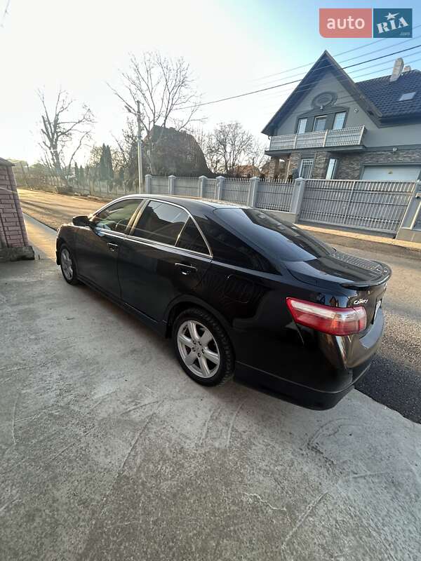 Седан Toyota Camry 2008 в Чернівцях