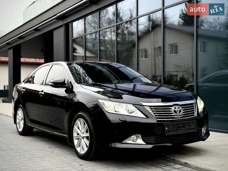 Седан Toyota Camry 2012 в Львове