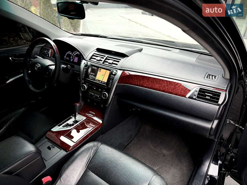 Седан Toyota Camry 2012 в Львове