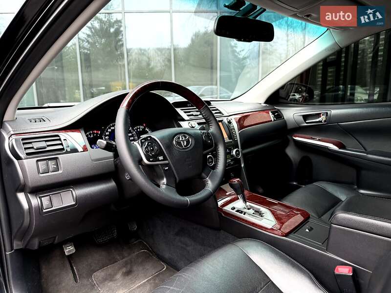 Седан Toyota Camry 2012 в Львове