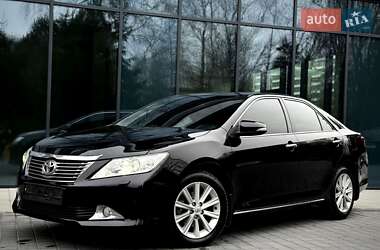 Седан Toyota Camry 2012 в Львове