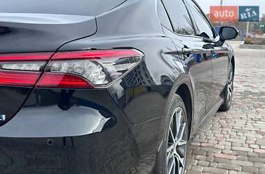Седан Toyota Camry 2021 в 
