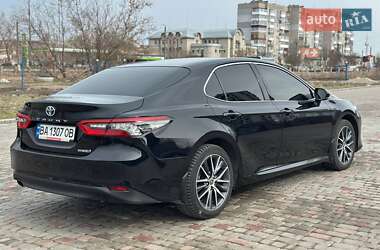 Седан Toyota Camry 2021 в 