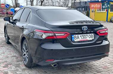 Седан Toyota Camry 2021 в 