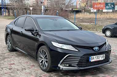 Седан Toyota Camry 2021 в 