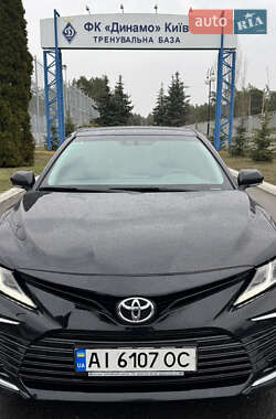 Седан Toyota Camry 2021 в Киеве